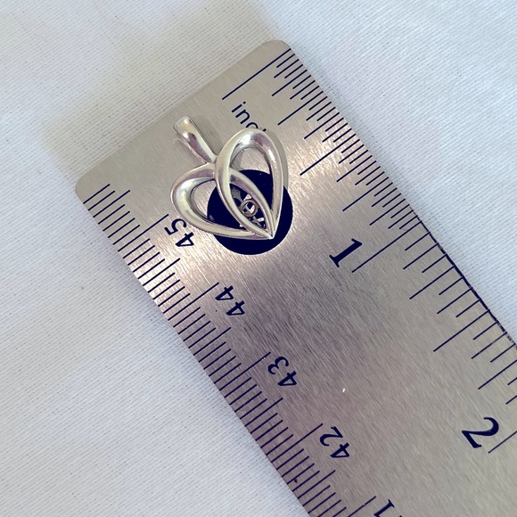 10K White Gold Celtic Heart Pendant - Picture 5 of 5